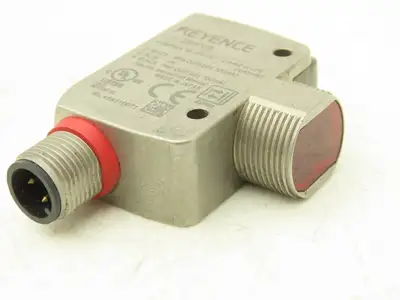 Keyence LR-ZB90CB Self-Contained CMOS Photoelectric Laser Proximity Sensor
