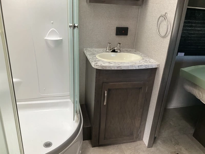 Used 2020 JAY FLIGHT 31MLS Campers, Caravans, Motorhomes Michigan US | Miedema Asset Management Group #1372914