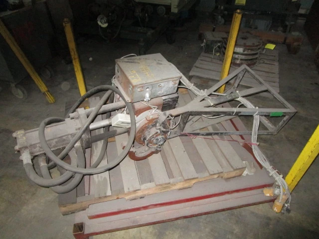 Used GLOUCESTER 4.5" Hydraulic Pumps | Perry Equipment #454503