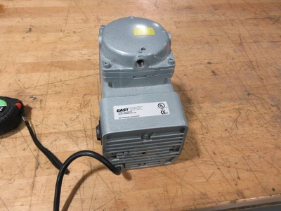 Used GAST DOA-P702-AA Vacuum Pumps Minnesota US | Machinesused.com #1571944