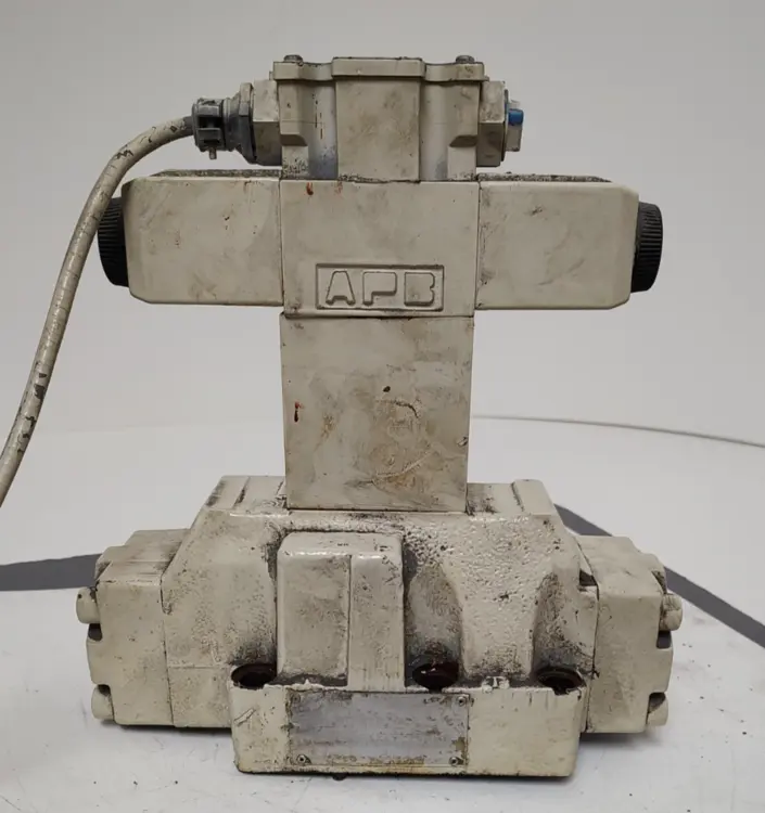 Used Vickers DG5V-8-S-60-E-T-M-FW-D7-H-P10-A Solenoid Valves Kentucky US | Edwards Industrial Repair #1084544