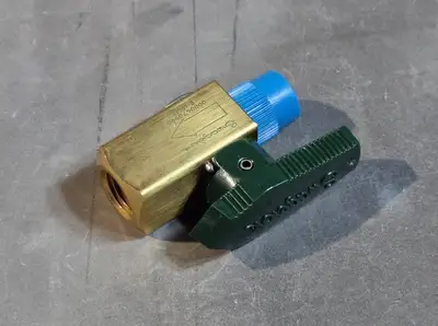 NEW SWAGELOK B-4P4T5
