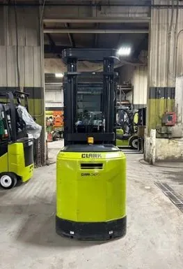 USED 2011 CLARK OSX15