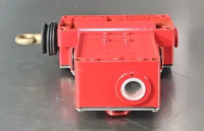 Telemecanique XY2-CE1A296H7 Cable Pulled Emergency Stop (BIN411)