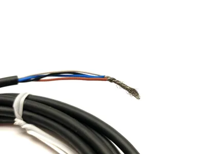 PZ-G61B | Keyence  Threaded Mount Retro-Reflective Photoelectric Sensor 2m Cable - New