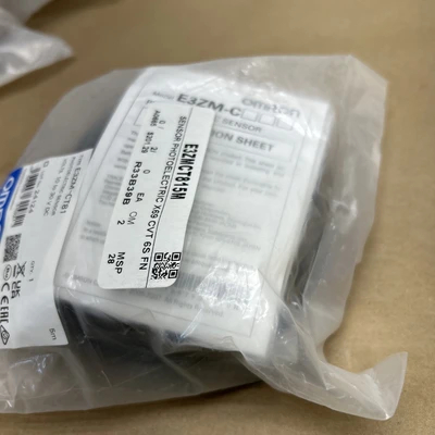 NEW Omron E3ZM-CT81