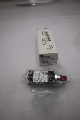 ALLEN BRADLEY 800T-QS12R / 800TQS12R (NEW WITH BOX) STOCK G696A