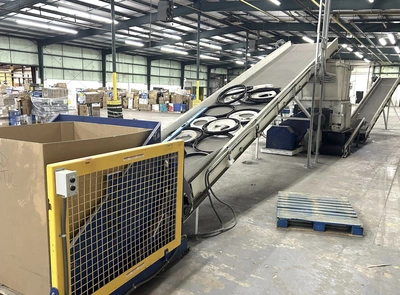 Vecoplan RG52/150 FF SPK FF (Film & Fiber) Shredder  New 2003 W/Conveyors – Box Dumper