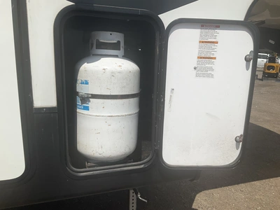 Used 2021 MILESTONE 377MB Campers, Caravans, Motorhomes Michigan US | Miedema Asset Management Group #1335040