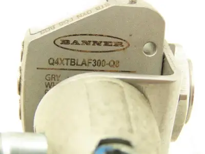 Banner Q4XTBLAF300-Q8 Photoelectric Laser Proximity Sensor w/Mounting Bracket