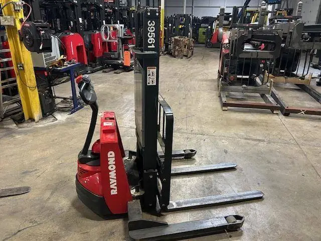 Used 2012 RAYMOND RAS25 Stackers Illinois US | Somerset Equipment Sales #1542991