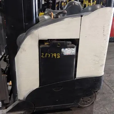 USED 2016 CROWN RR5725-45