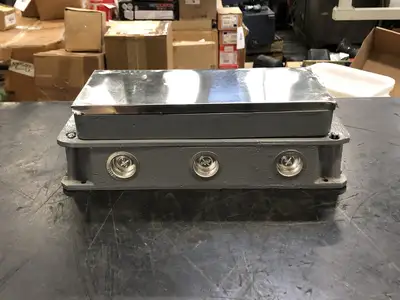 NEW HUBBELL 6275
