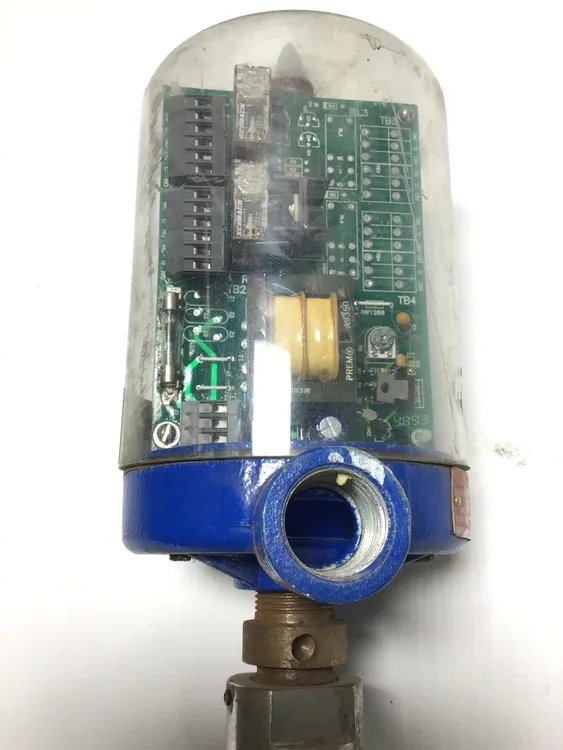 Used MAGNETROL _UNKNOWN_ Relays & Switches Pennsylvania US | Moses B Glick #990125