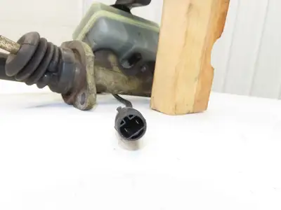 Hyster E30XM Brake Pedal Master Cylinder Assembly