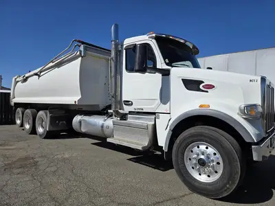 USED 2023 PETERBILT 567