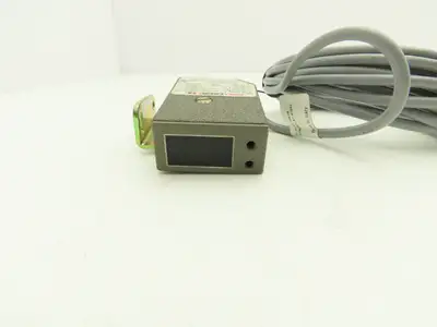 Datalogic ET3-5-A5 Photoelectric Sensor Photoreflex NPN/PNP 10-30VDC