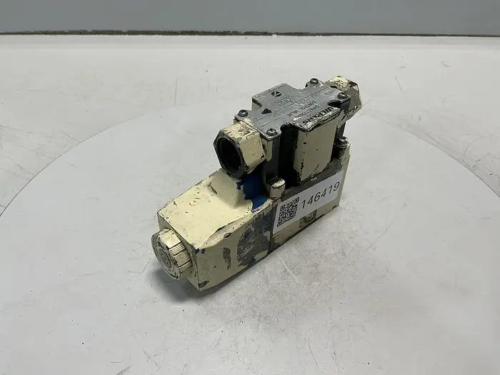 Used VICKERS DG4V-3-2AL-M-P2-T-7-50 Valves/Fittings Michigan US | Ideal Machinery #697221