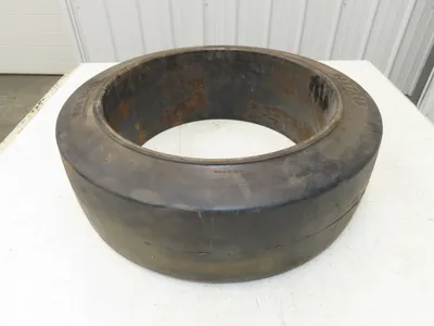 Wide Track 21x7x15 21x7x15 Forklift Tire Smooth Solid Press-on Black