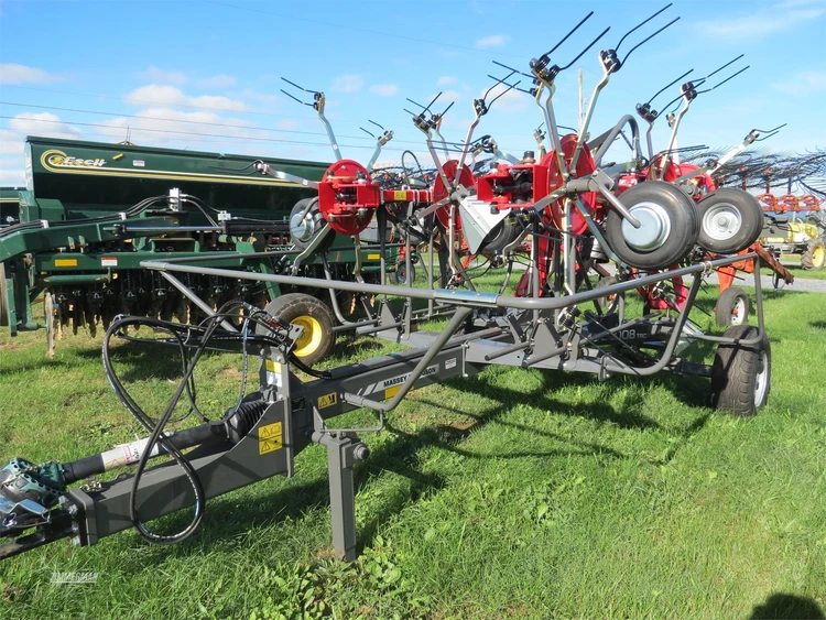 New | in-Stock 2024 MASSEY FERGUSON TD1008TRC Tedders Pennsylvania US | Zimmerman Farm Service #1409926