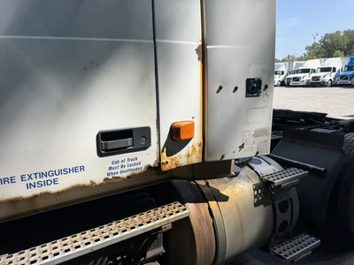 Used 2006 VOLVO VNM Conventional trucks Indiana US | Miedema Asset Management Group #1414527
