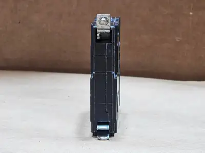 Used SQUARE D QOB115 Switchgears British Columbia CA | Lenmark #1438695