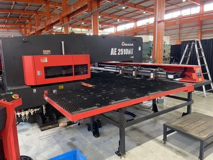 Used 2015 AMADA AE 2510 NT Turret Punches Wisconsin US | MacLean Machinery Network LLC #894195