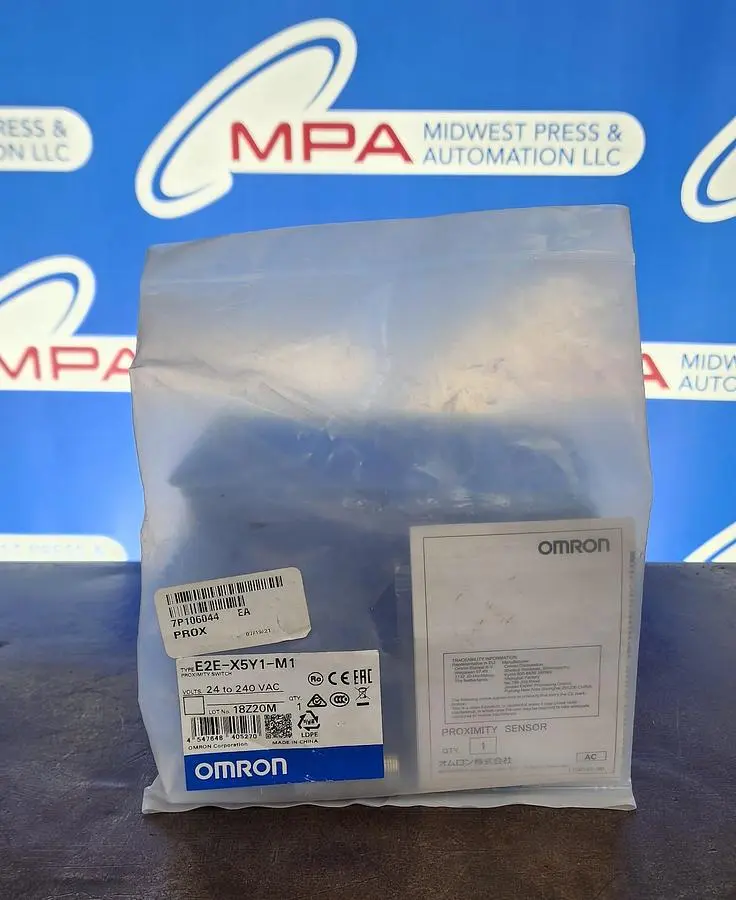 NEW OMRON E2E-X5Y1-M1
