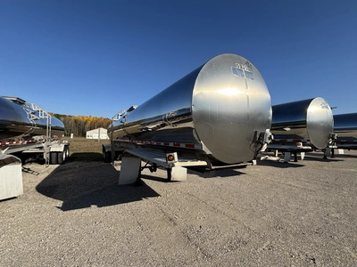 Used 2016 WALKER MILK TANKER TRAILER Liquid Supply Trailers Michigan US | Miedema Asset Management Group #1709447