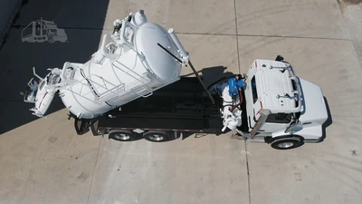 Used 2019 VOLVO VHD64B200 Vacuum Truck Texas US | Roll Off Truck World #1491998