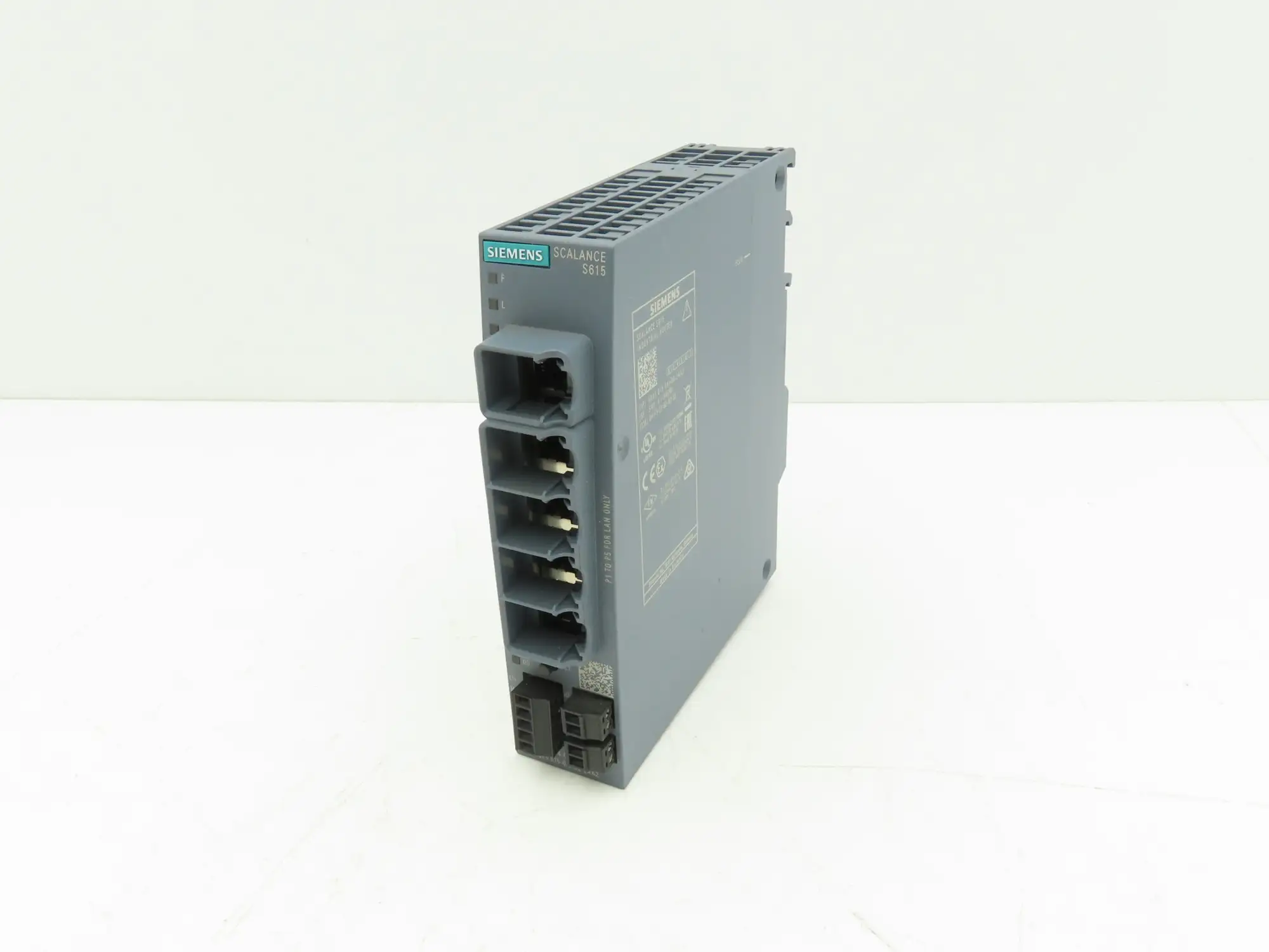 Siemens 6GK5-615-0AA00-2AA2 SCALANCE S615 5-Port Industrial LAN Router SINEMA RC
