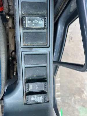 USED 2019 DEERE 345G