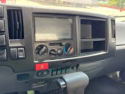 Used 2024 ISUZU NPR HD Box trucks Florida US | Truck and Van Outlet #1509183