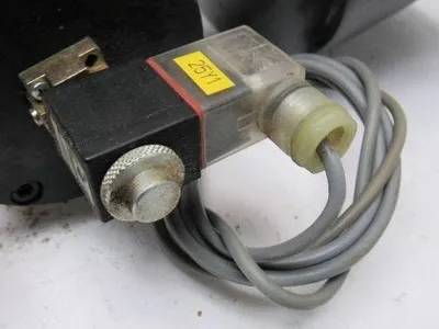 Pneumax 771/V.32.0.1C.M2 NC Spring Solenoid Poppet Vacuum Filter Unit 24V Coil