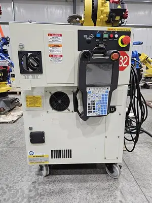 USED 2015 FANUC R-2000IC/210F