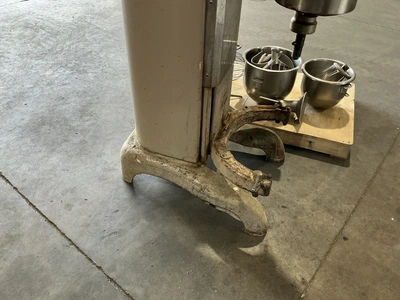 USED HOBART H-600 60QT. COMMERCIAL STAND MIXER