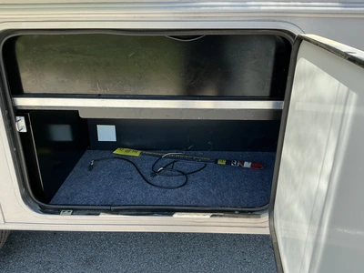 USED 2013 WINNEBAGO F53