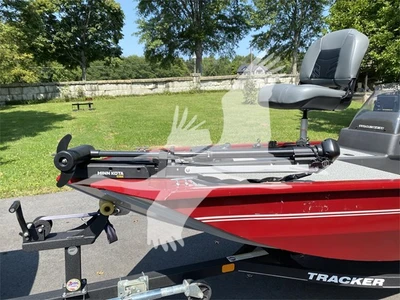 USED 2019 TRACKER PRO 160