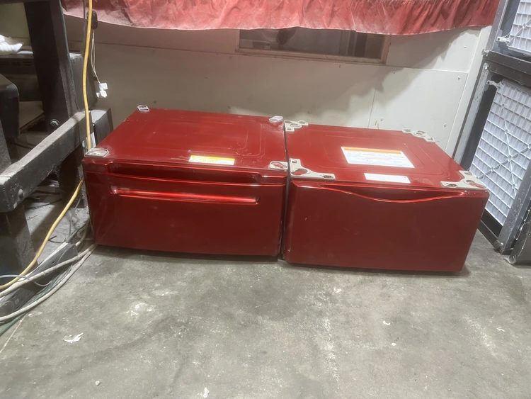 Used LG PEDESTAL  SET Miscellaneous Equipment (Electrical & Power) Michigan US | Miedema Asset Management Group #1330148