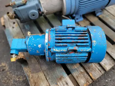 5 hp Electric Motor 5KS184SE205D8 w/ Pump