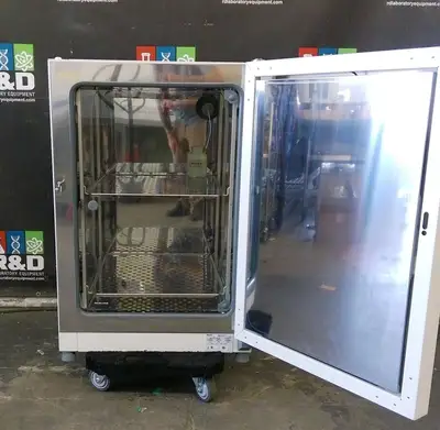 Used _UNKNOWN_ _UNKNOWN_ Thermostatic Incubators California US | R&D Laboratory Equipment #1302429