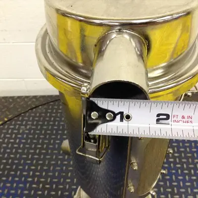 USED METAL FABRICATOR LOADER585
