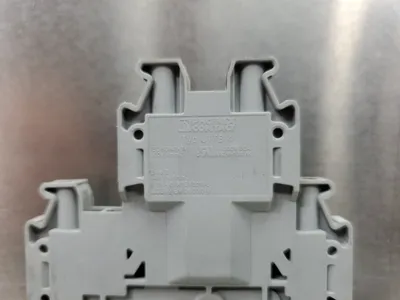 Phoenix Contact Typ UTTB 4 Terminal Block. 4D-8