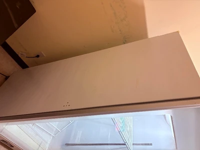 Upright Commercial Refrigerator w/ glass door