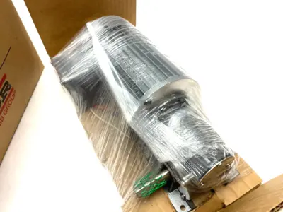 NEW BALDOR RELIANCE RIGHT ANGLE GEARMOTOR, 0.38HP, 3-PH, 75:1 RATIO
