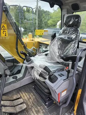 USED 2022 XCMG XE150U