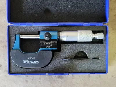 0-1" Outside Digital Micrometer 5LD47 and 0-6" Caliper 5LD57