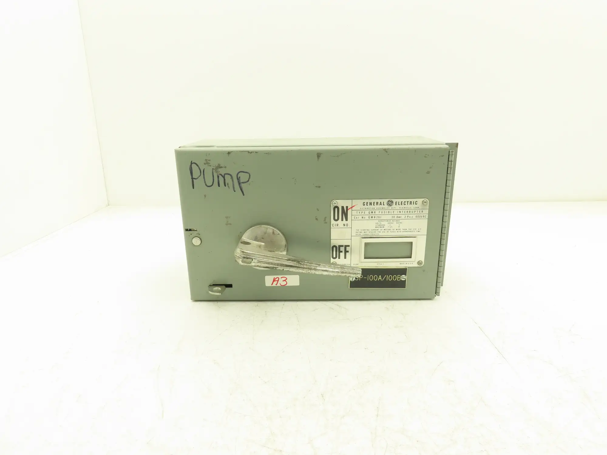 General Electric QMR261 Fusible Disconnect 30A 600vAC 3 Pole 10Hp Max 3Hp Std