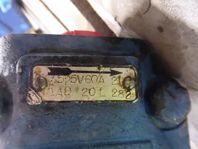 Vickers 4535V60A-21-1AD-20L Hydraulic Vane Pump Used