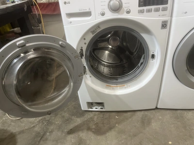 Used LG FRONT LOAD SET Washers Michigan US | Miedema Asset Management Group #1419506